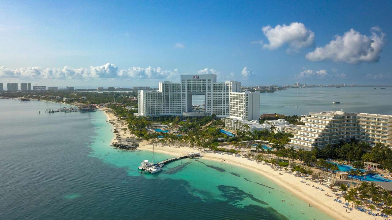 cierre de periodo vacacional en Cancún