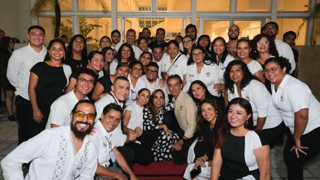 Se lleva a cabo la inauguración del Teatro de la Ciudad