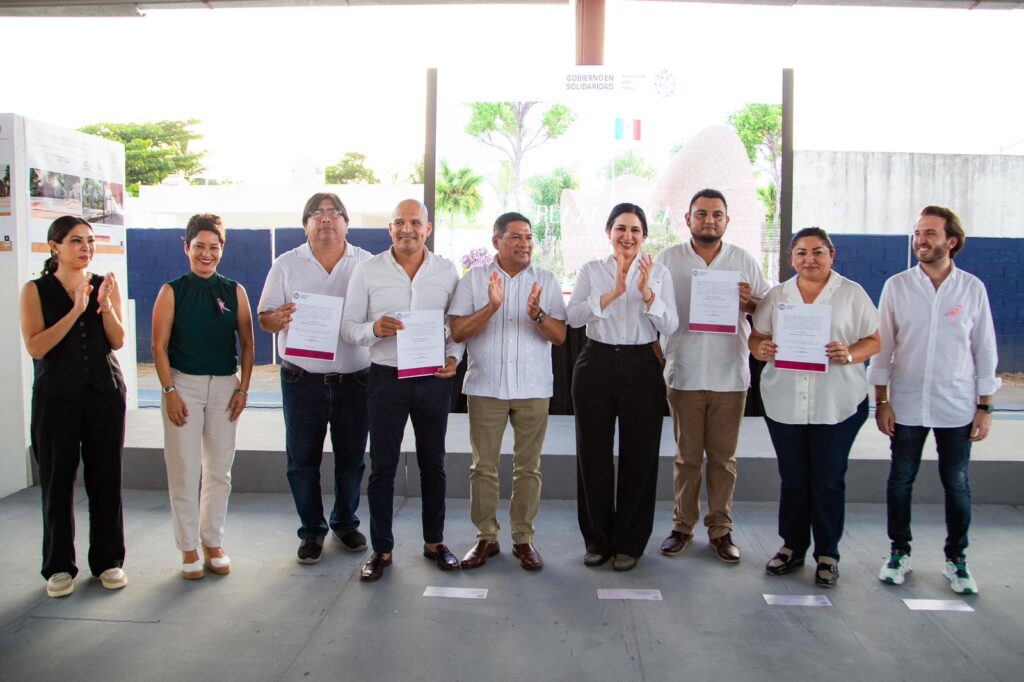 Inicia Estefanía Mercado su programa de obras públicas en Puerto Aventuras 2