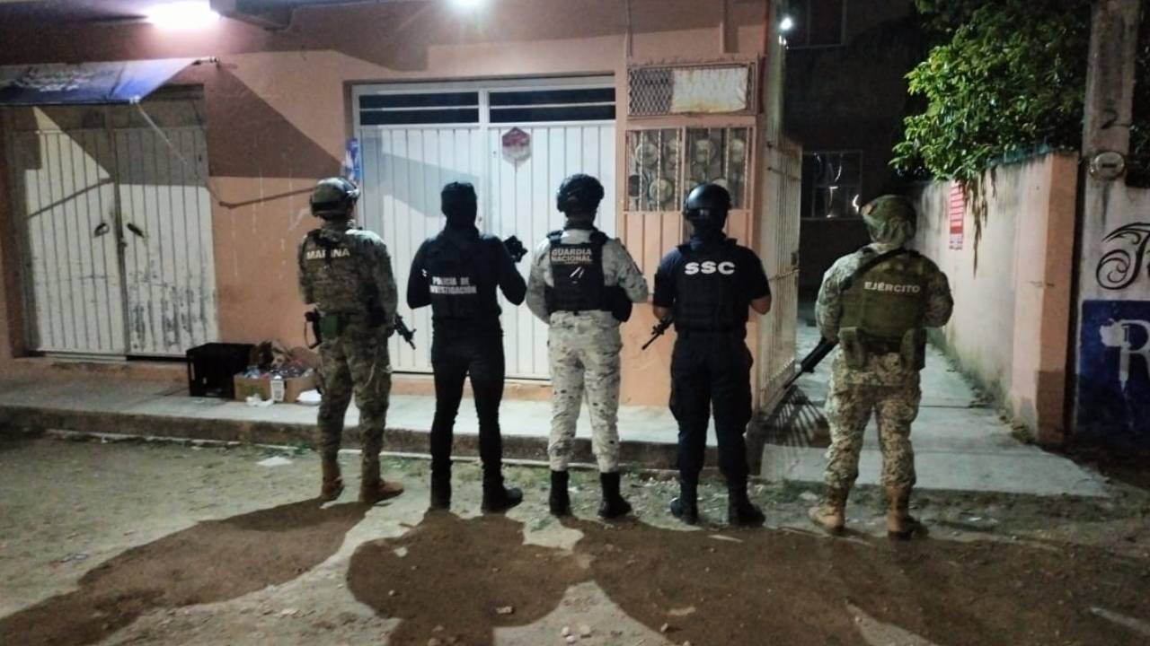 Cateo en Benito Juárez asegura droga y armamento en Bonfil