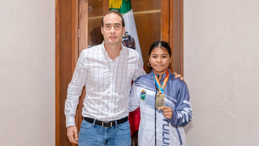Judoca de Tulum gana oro y recibe reconocimiento municipal