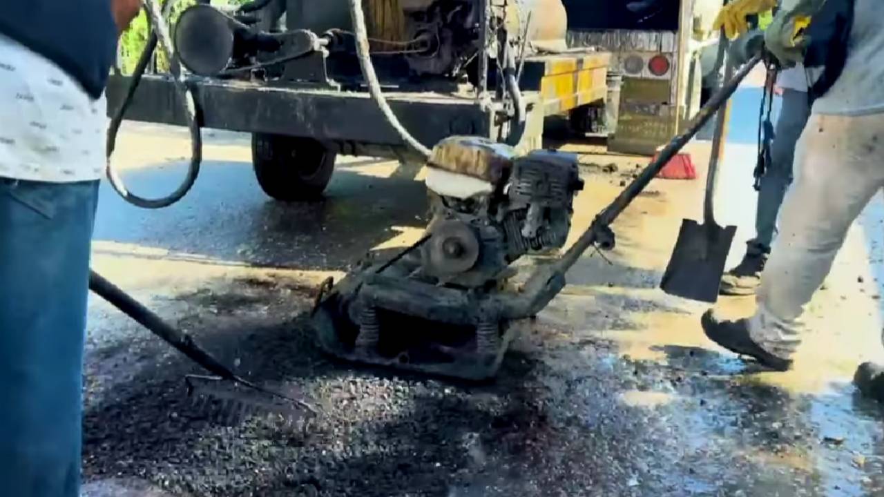 Tulum avanza con trabajos de bacheo para mejorar seguridad vial