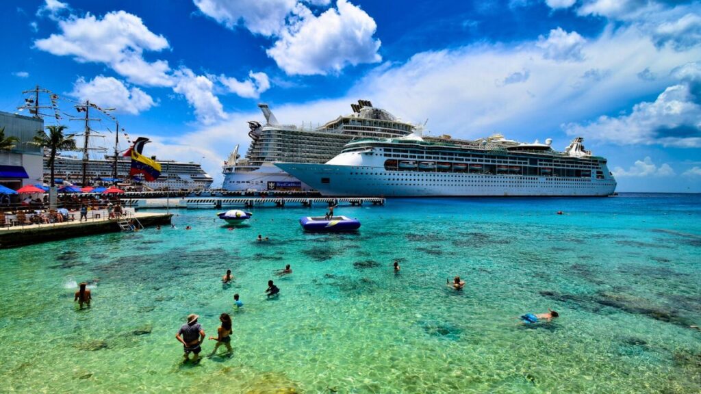 Cozumel cerrará enero con más de 133 mil turistas de cruceros