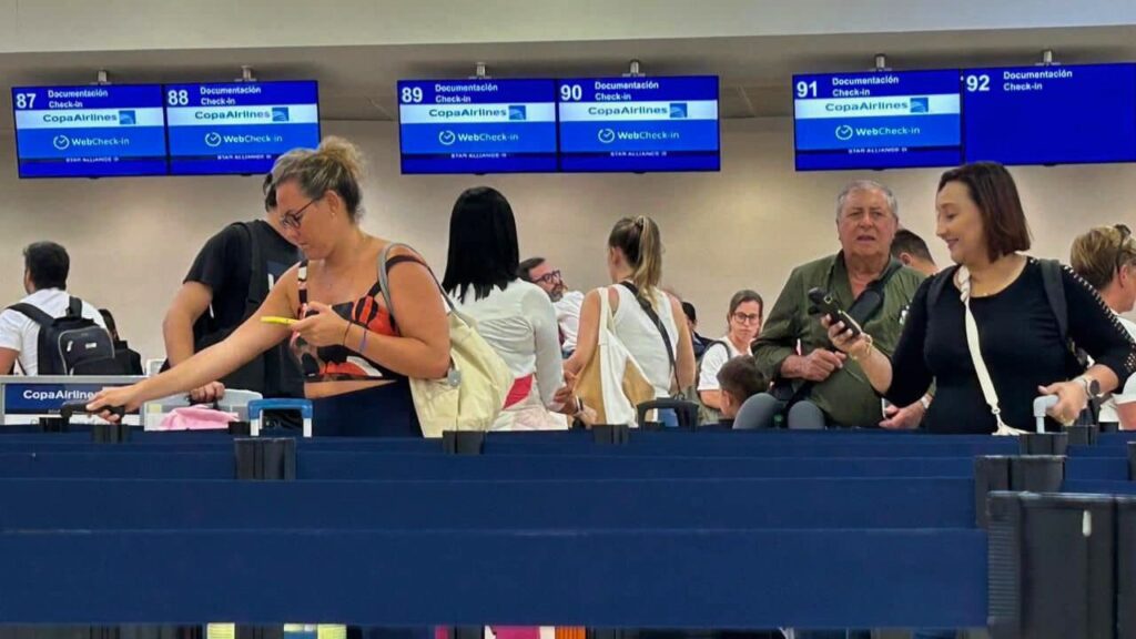 Tormenta invernal en Estados Unidos provoca cancelaciones en vuelos desde y hacia Cancún