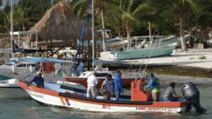 Pescadores de Q. Roo piden revisar vedas: "Nos quedamos sin ingresos"