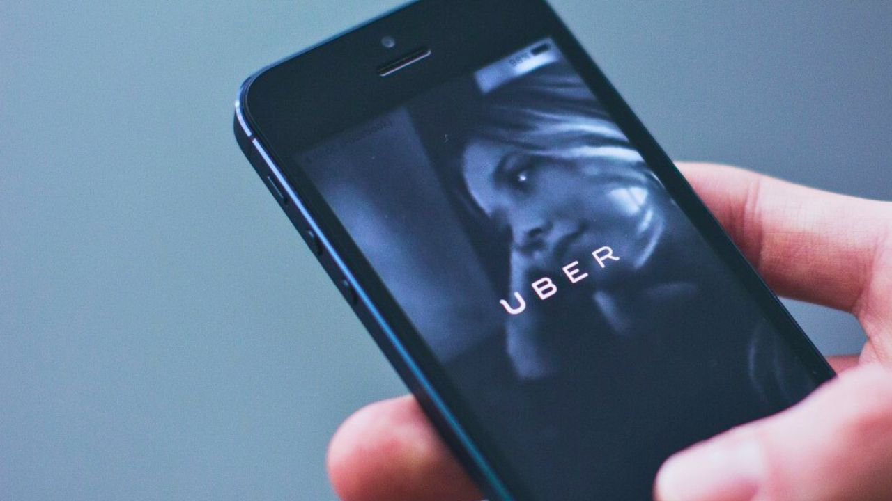 Socios de Uber en Quintana Roo, negocian aplicación de reforma laboral para conductores y repartidores