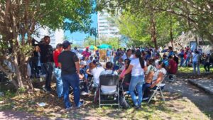 Paro indefinido en Cancún: docentes se plantan en la SEQ para exigir reforma justa al ISSSTE