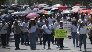Maestros van con todo contra la reforma del Issste y exigen a Martí Batres una nueva iniciativa de pensiones
