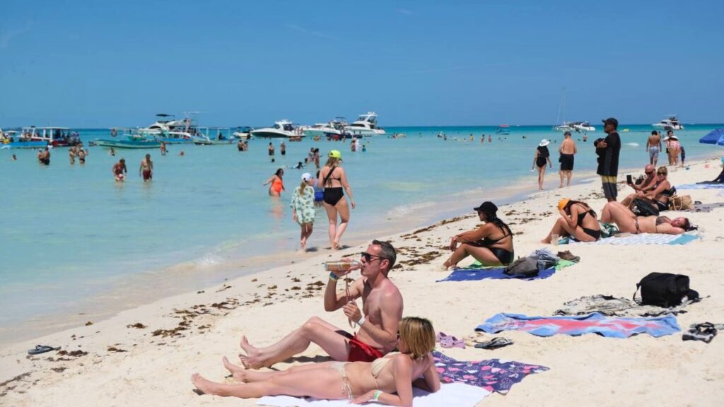 Quintana Roo espera más de 1 millón de turistas para Semana Santa