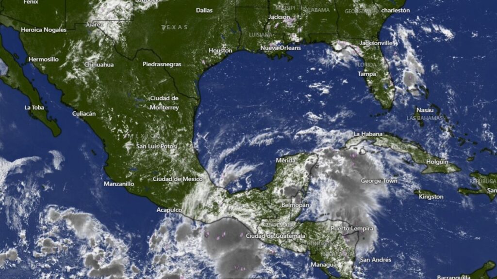 Onda tropical número 6 mantiene vigilancia en Quintana Roo