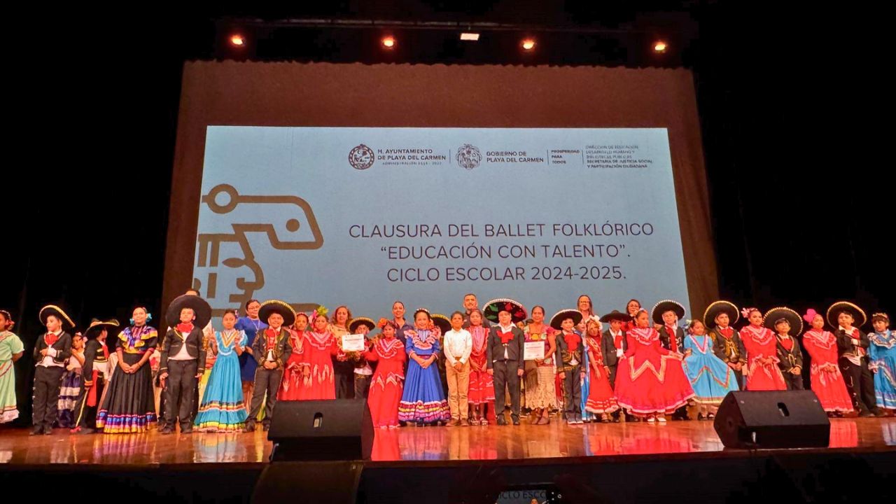 así celebraron el fin de cursos más de 300 estudiantes en Playa del Carmen 1
