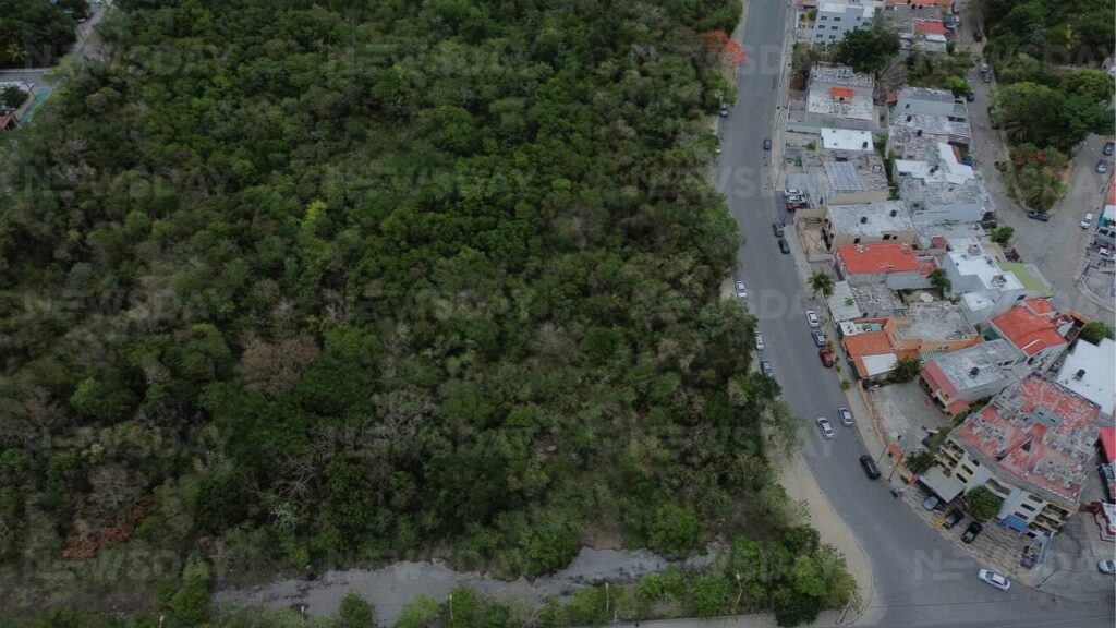 Ampliación de la Catedral de Cancún; vecinos del Ombligo Verde presentan amparo y solicitan suspensión inmediata.