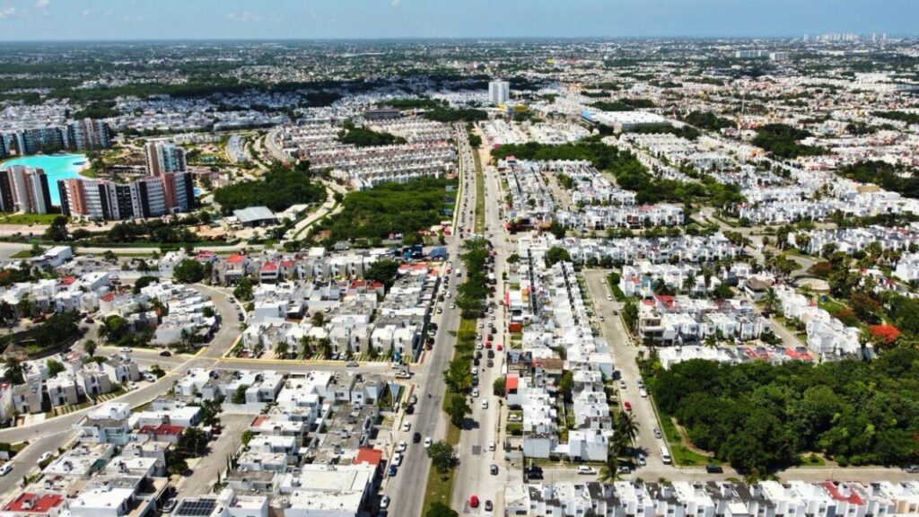 Habrá incertidumbre si no avanza la iniciativa 11x4 en Quintana Roo, señala el diputado Hugo Alday Nieto.