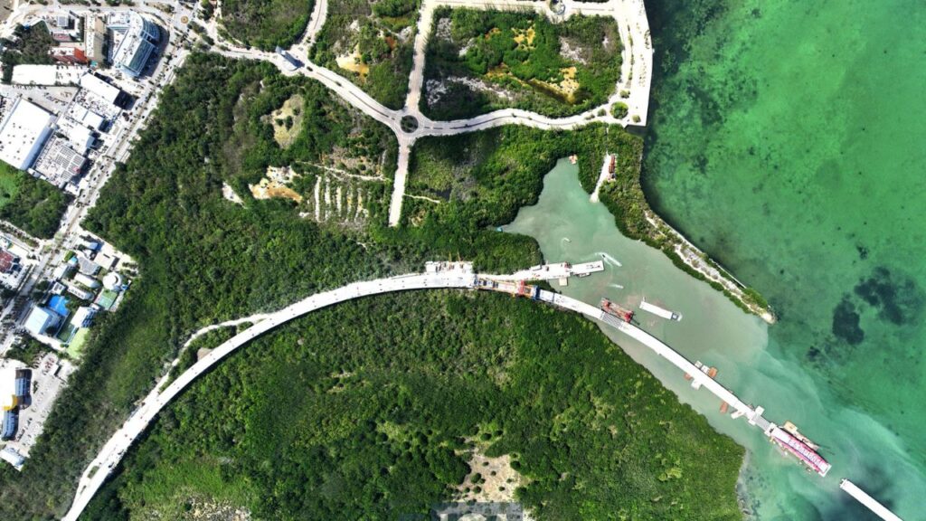 Terminan trabajos con tecnología Top Down en el puente vehicular Nichupté de Cancún. Foto: ICA