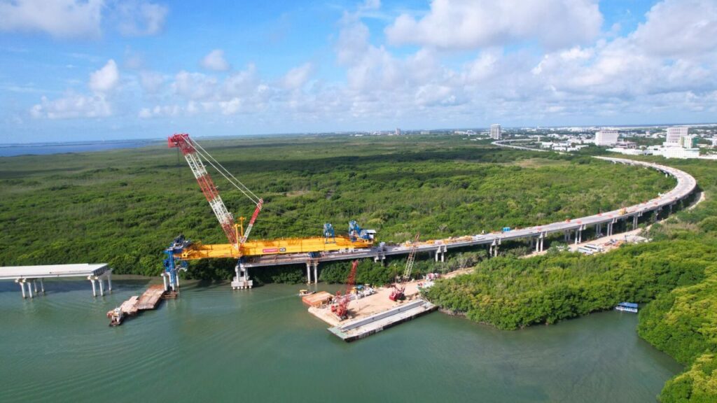 Terminan trabajos con tecnología Top Down en el puente vehicular Nichupté de Cancún. Foto: ICA