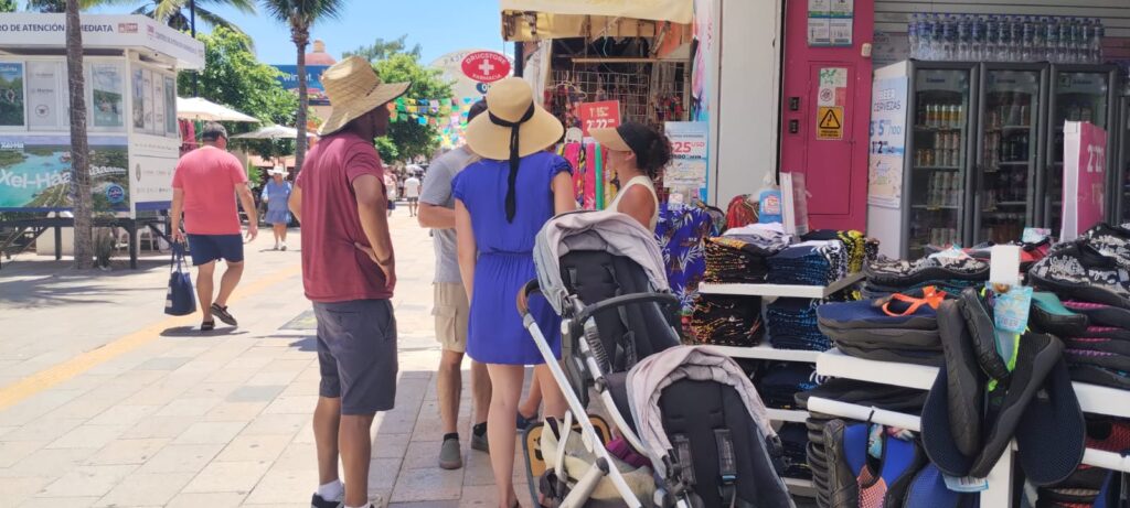 Cuatro millones de turistas visitan Playa del Carmen en 2025; nuevas rutas temáticas en desarrollo.