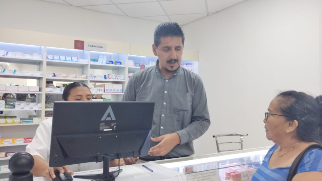 Centros de Salud ofrecen servicios especializados para combatir soledad en adultos mayores en Playa del Carmen.