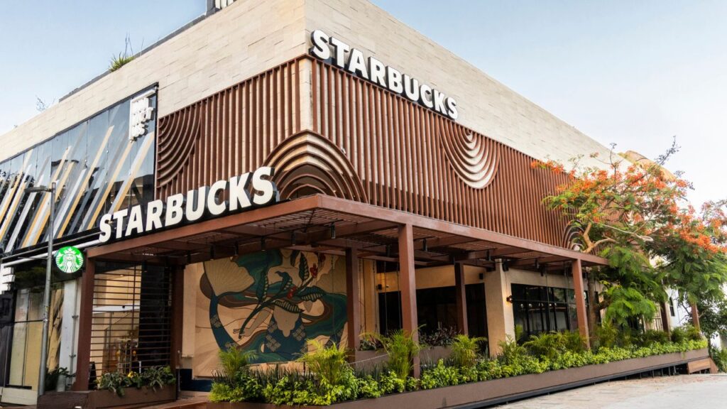 Starbucks Greener Store en Playa del Carmen ya abrió, con 60% del personal femenino. Foto: Cortesía