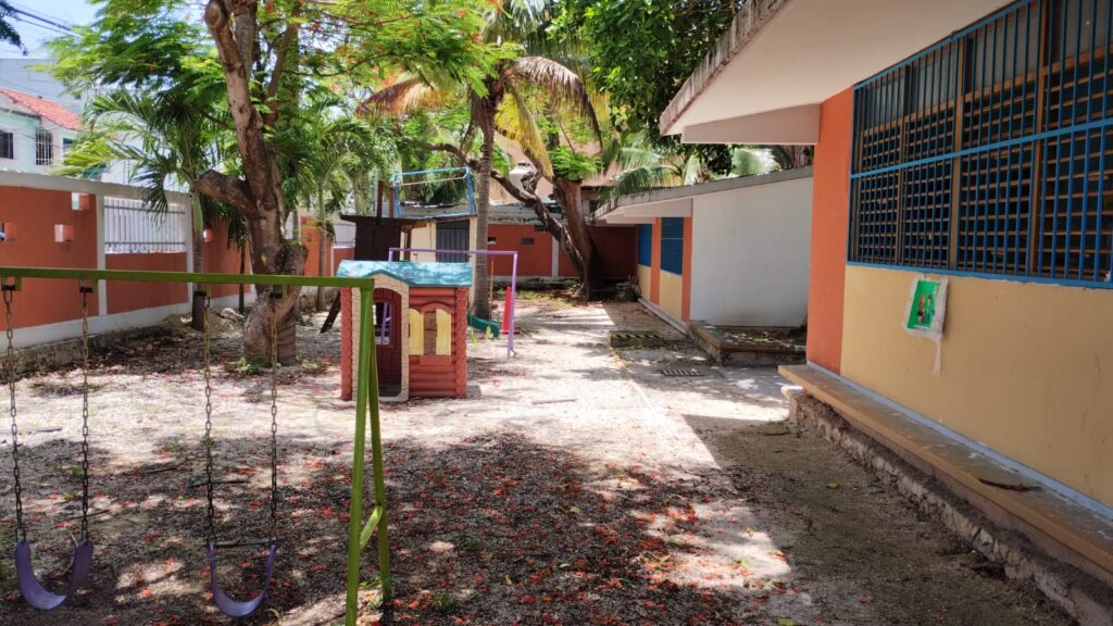 Detectan narcotraficantes que intentan enviciar a estudiantes en Playa del Carmen.