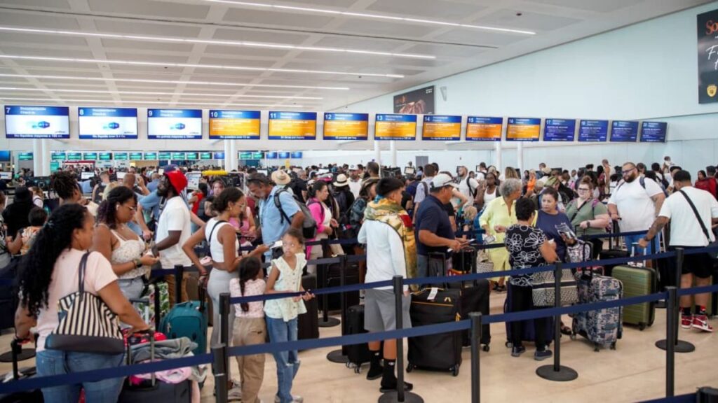 El tráfico aéreo en Cancún crece 2.1% en julio con más de 2.6 millones ...