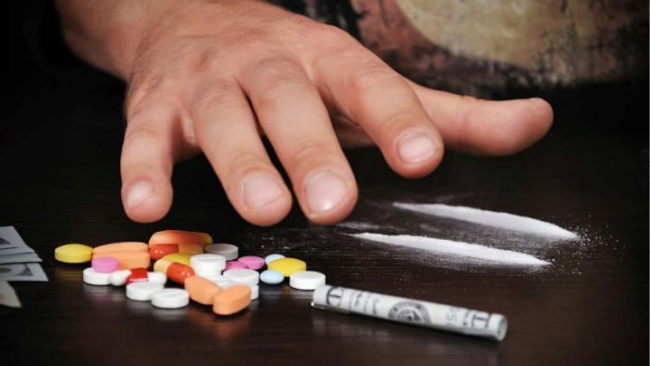 Detectan narcotraficantes que intentan enviciar a estudiantes en Playa del Carmen.