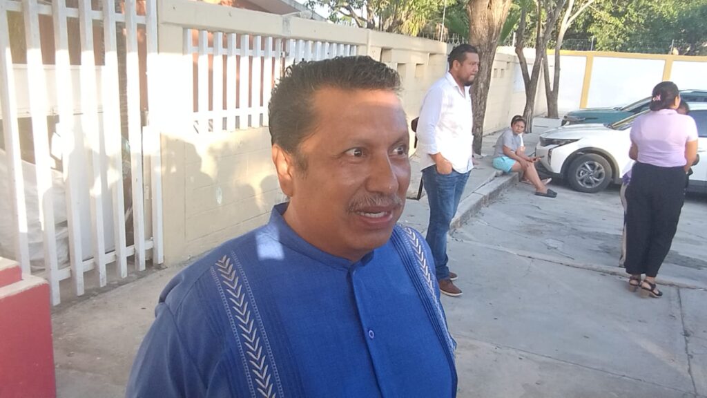 Regreso a clases en Playa del Carmen inicia con protesta de padres ...