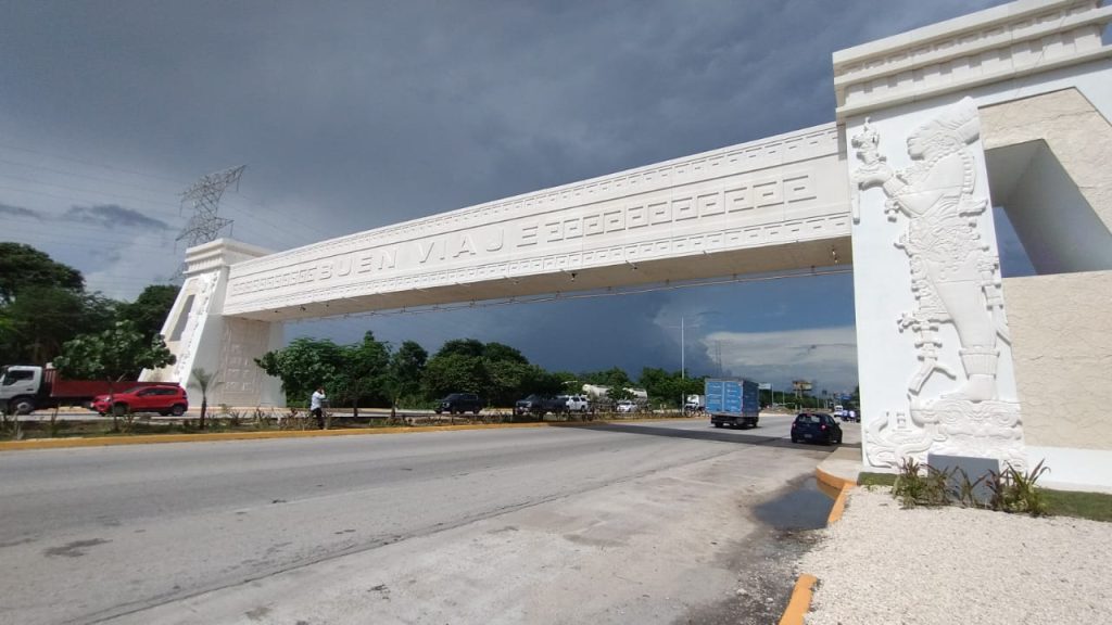 Arco de Acceso a Playa del Carmen incluye tecnología de reconocimiento de placas vehiculares.