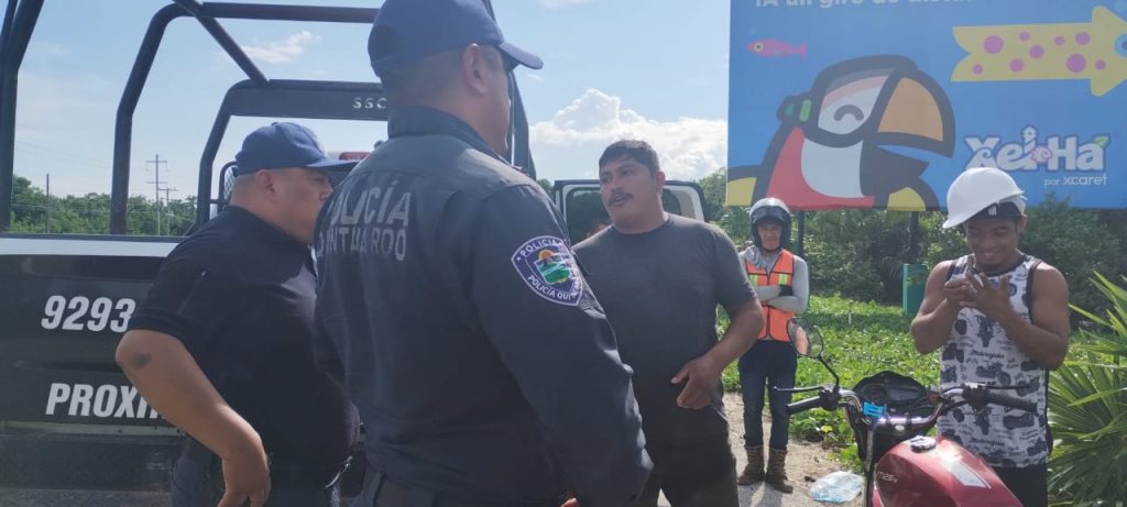 Obreros de CFE acusan a policías de Quintana Roo de intimidación durante labores de mantenimiento en Tulum.