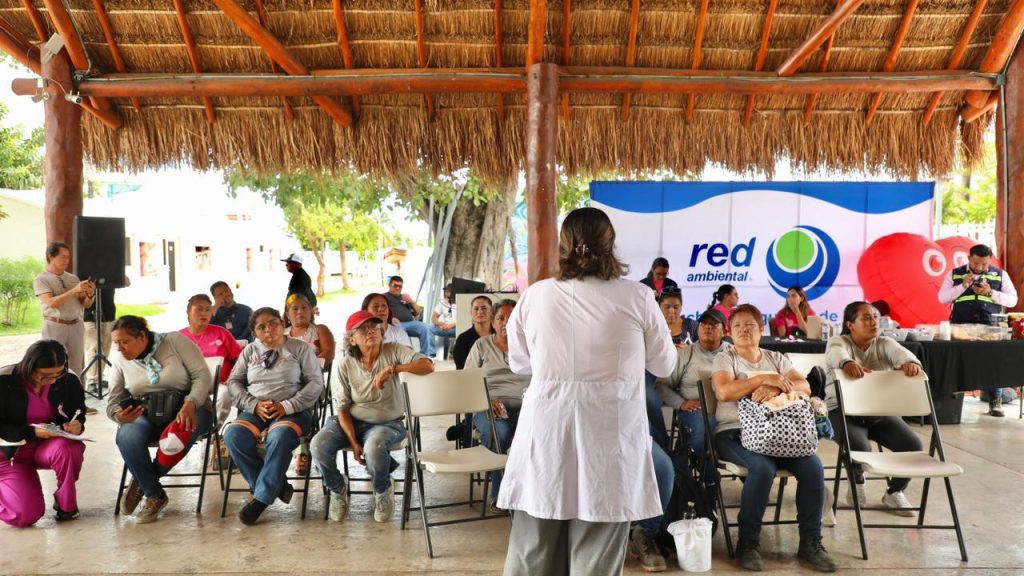 Más de 330 mujeres reciben mastografías gratuitas en jornada de prevención de cáncer de mama en Playa del Carmen.