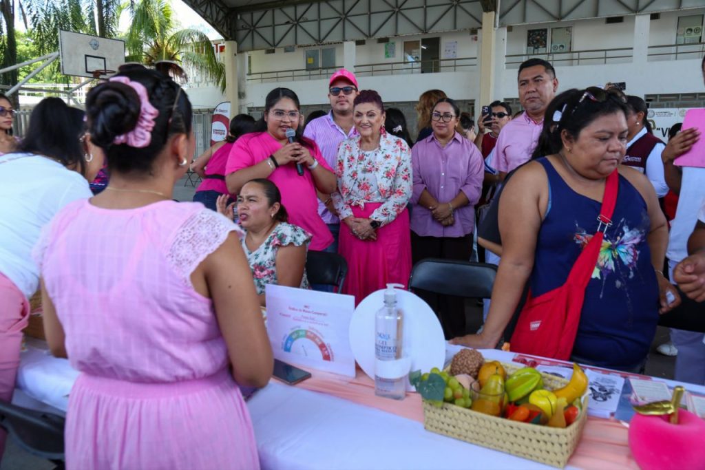 Servicios médicos sin costo para prevenir cáncer de mama en Playa del Carmen este octubre.