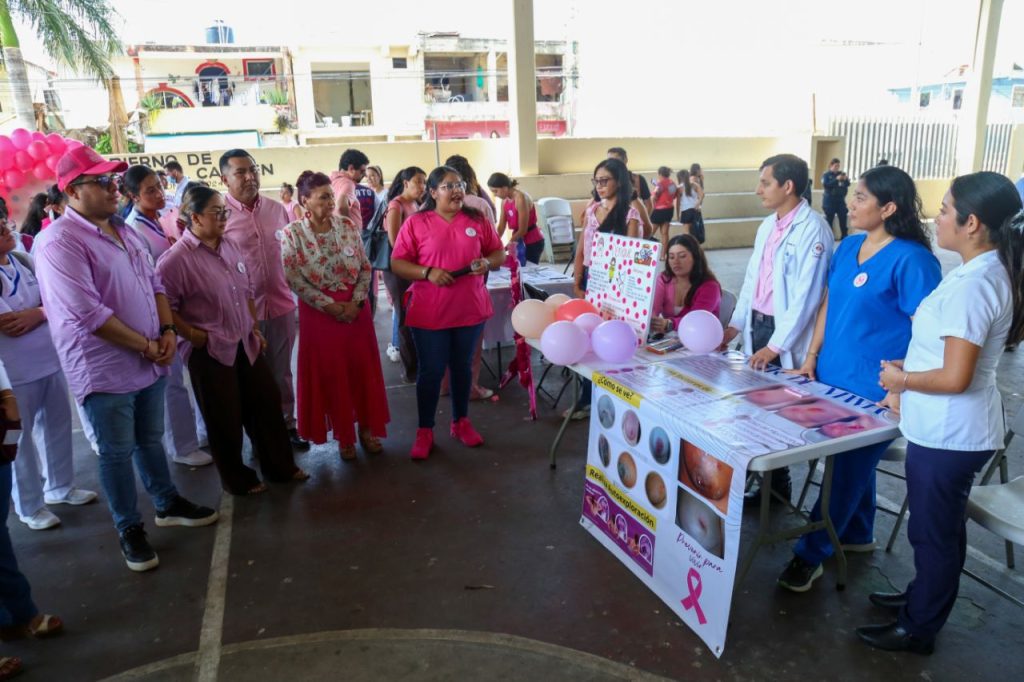 Servicios médicos sin costo para prevenir cáncer de mama en Playa del Carmen este octubre.