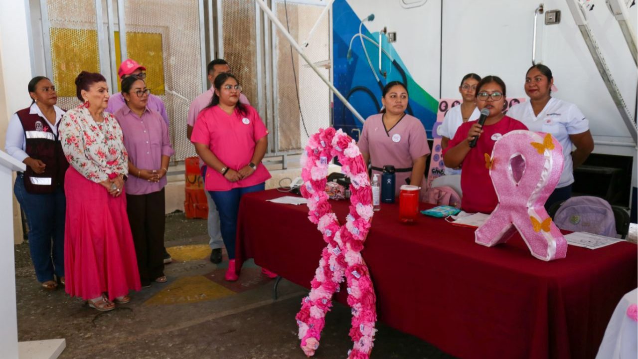 Servicios médicos sin costo para prevenir cáncer de mama en Playa del Carmen este octubre.