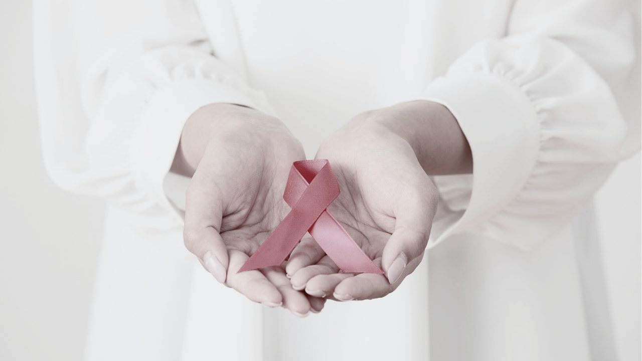 Especialista advierte sobre alta incidencia de diagnósticos erróneos de cáncer de mama en Quintana Roo.