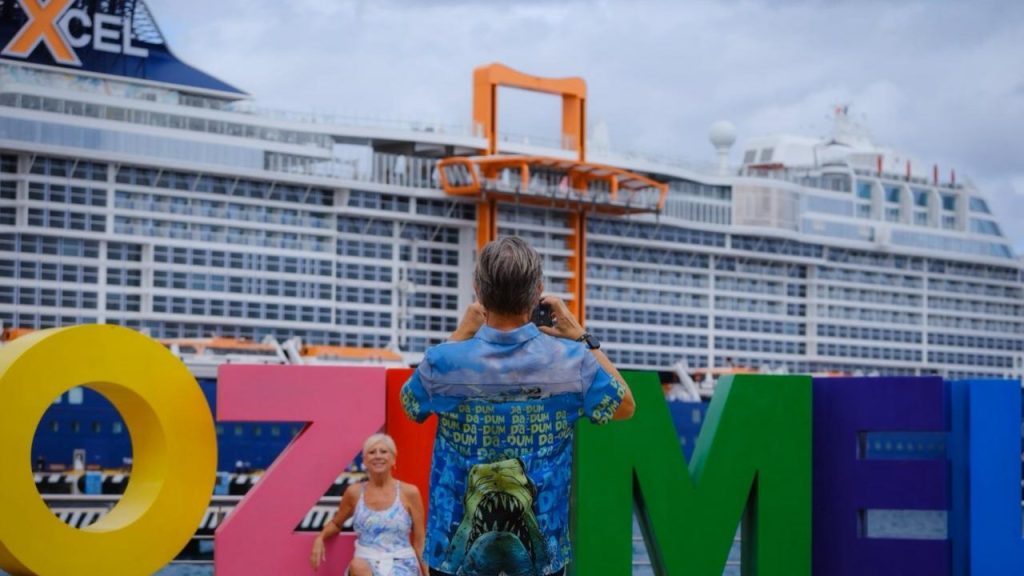 Celebrity Xcel llega a Cozumel como primer puerto en su ruta inaugural desde Miami.