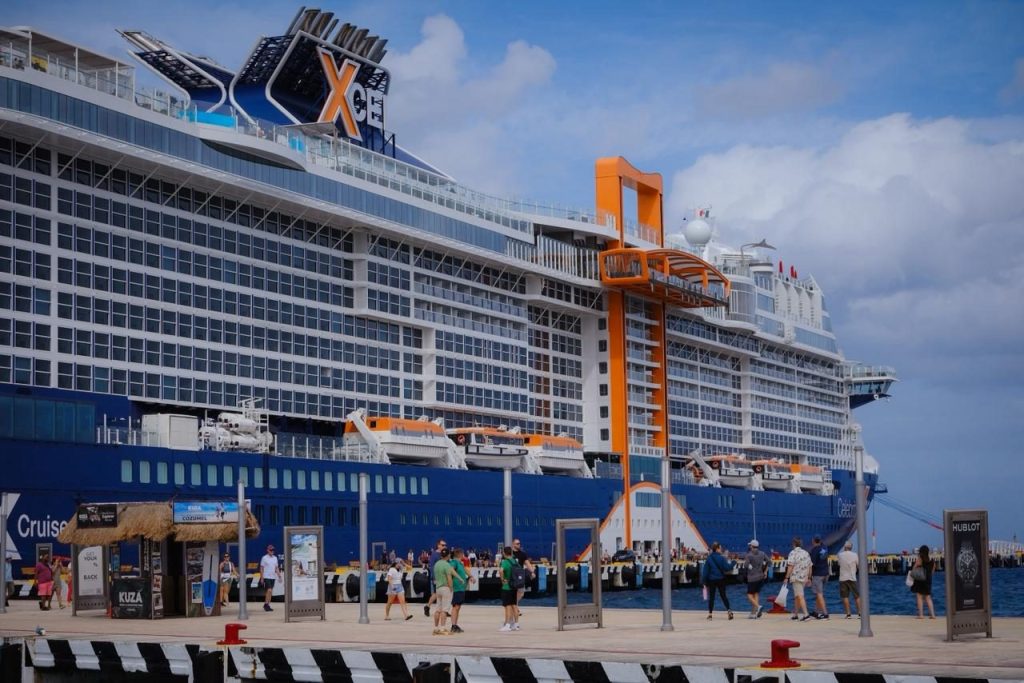 Celebrity Xcel llega a Cozumel como primer puerto en su ruta inaugural desde Miami.