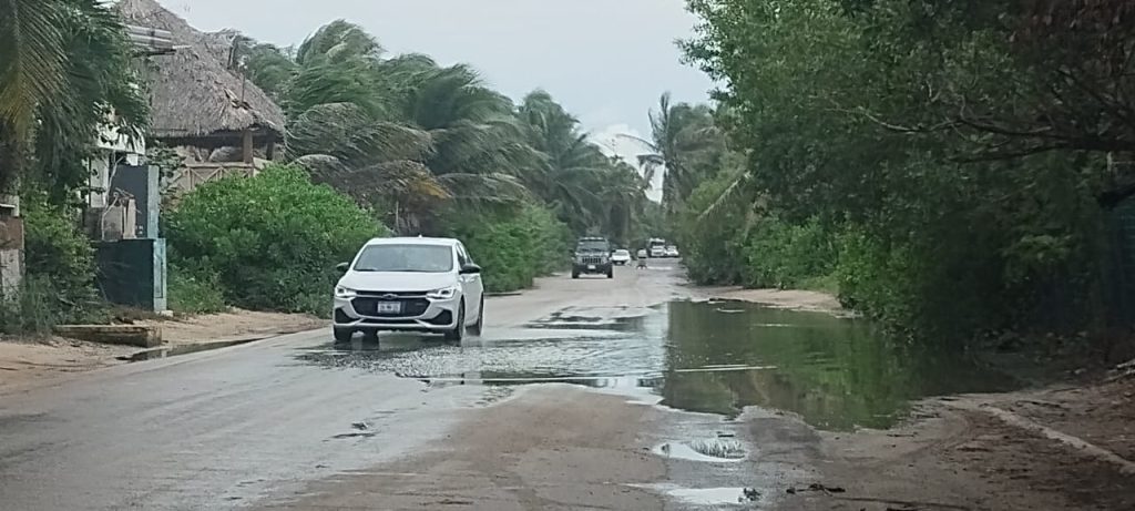 Taxis en Tulum enfrentan señalamientos por cobros excesivos y amedrentamientos.