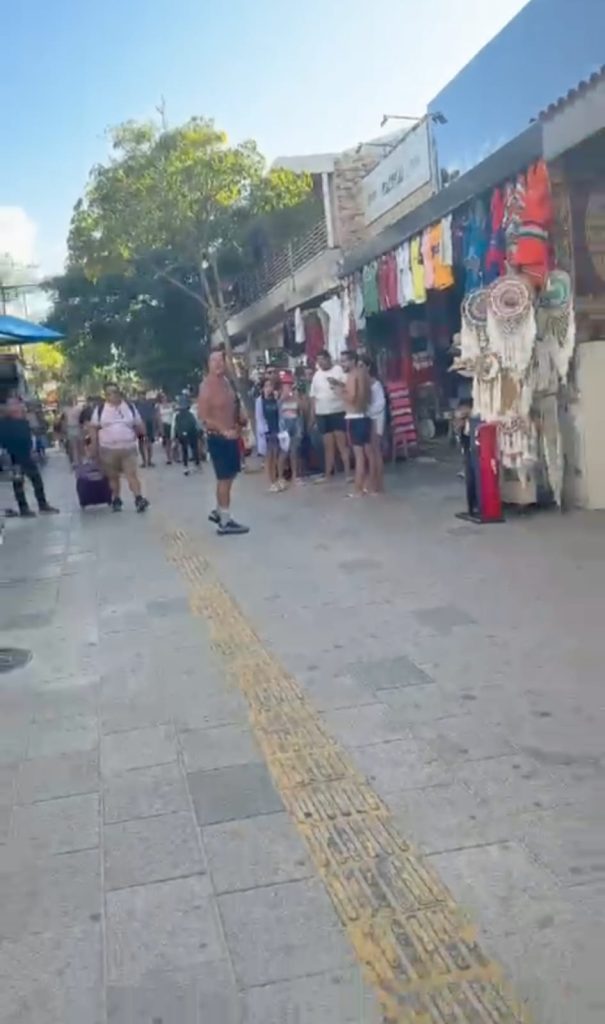 Residente judío en Quinta Avenida de Playa del Carmen, donde ocurrió la agresión que se viralizó en redes sociales.