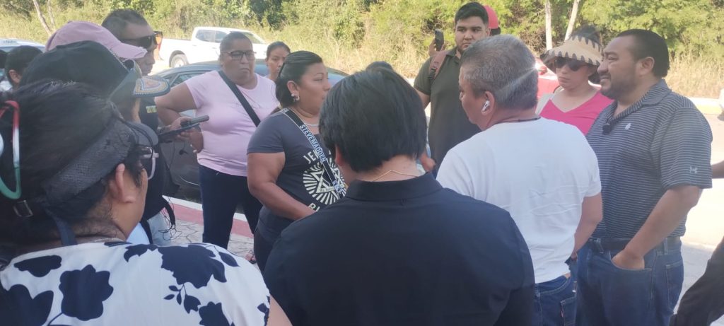 Familiares y colegas exigen claridad a la FGE en el caso de las alumnas intoxicadas en Playa del Carmen.
