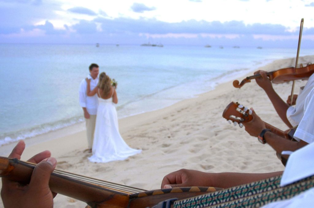 Los matrimonios en Quintana Roo son los más numerosos del país. Una boda en el Caribe mexicano combina validez legal con escenarios únicos.