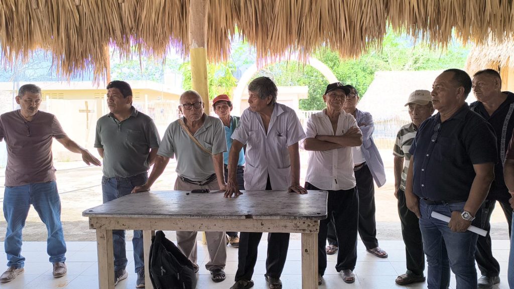 Dignatarios mayas en conferencia de prensa sobre el fallo SCJN contra Xcaret y el uso de su patrimonio cultural