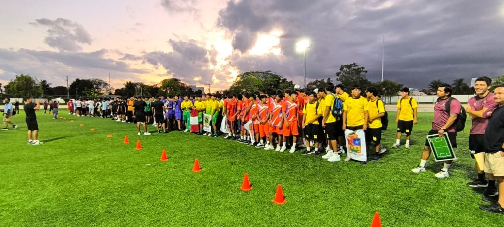 Inauguración del Torneo Nacional de Futbol Varonil 2026 en Playa del Carmen, en las canchas de la unidad deportiva Poliforum.