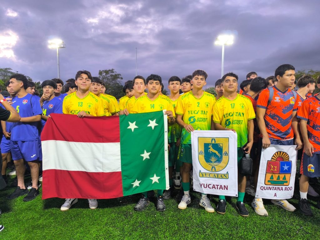 Inauguración del Torneo Nacional de Futbol Varonil 2026 en Playa del Carmen, en las canchas de la unidad deportiva Poliforum.