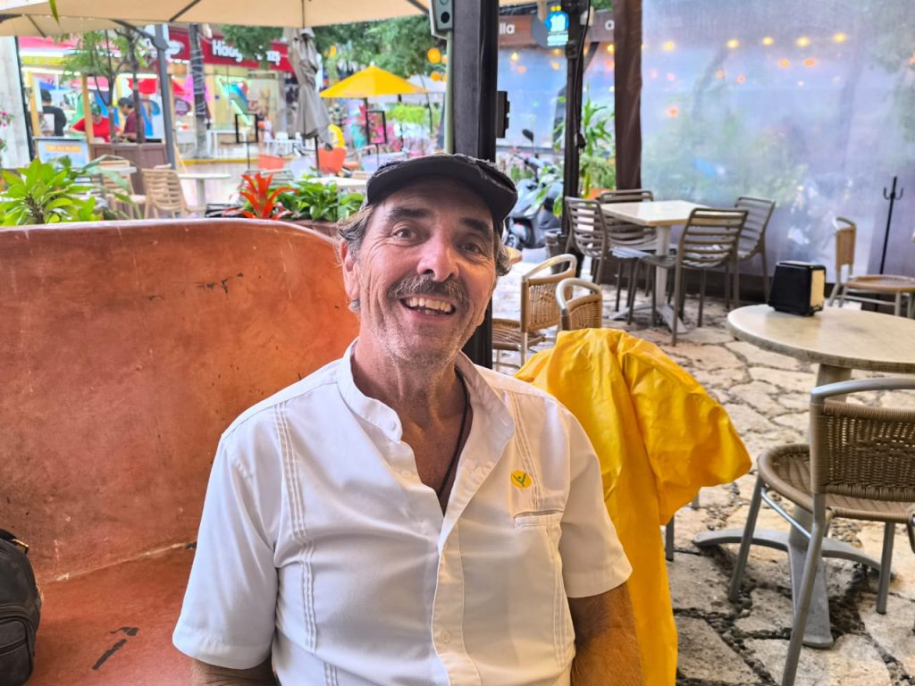 Ernst Wolfgang Deutsch Aguerrebere, fundador de La Cueva del Chango y testigo del Playa del Carmen que ya no existe