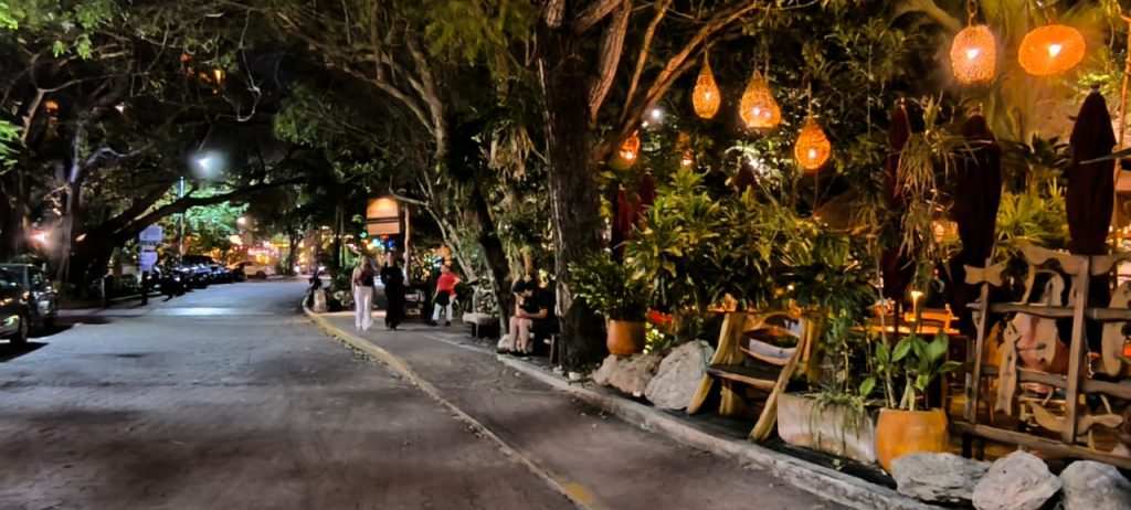 Ernst Wolfgang Deutsch Aguerrebere, fundador de La Cueva del Chango y testigo del Playa del Carmen que ya no existe