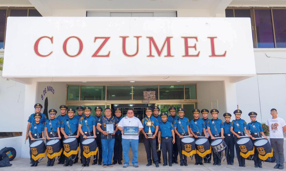 Banda de Guerra Golondrinas de Cozumel 2