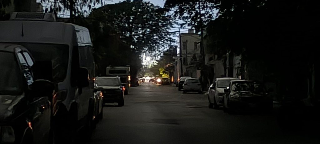 El cuarto apagón en Playa del Carmen afecta a miles de familias en plena ola de calor