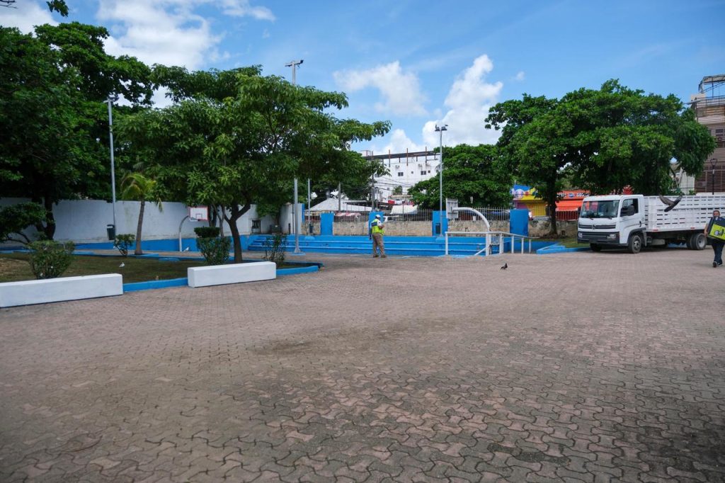 Zona del antiguo casco historico de la ciudad, originalmente en la cancha de basquet exitió un potrero.