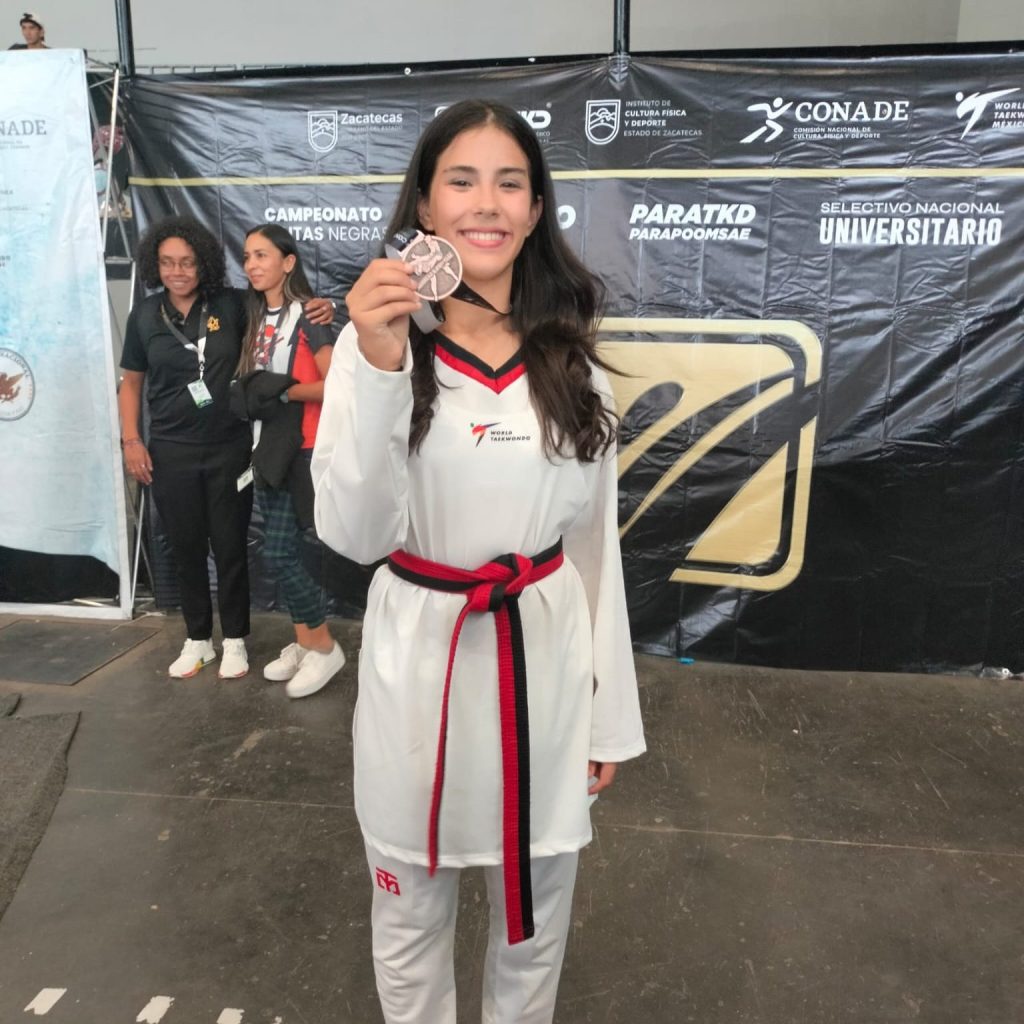 La taekwondoín playense Daphne Mercado Lima competirá en el Campeonato Riviera Maya de Taekwondo tras ganar la medalla de bronce en Corea.