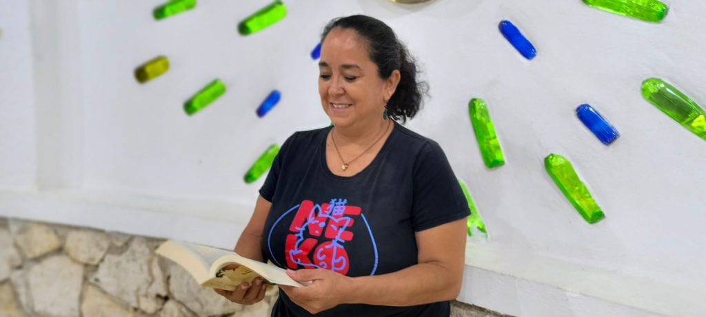 Rossy Vivanco, promotora cultural y fundadora de "Libros Libres" en Playa del Carmen.