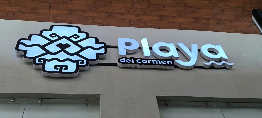 La tienda "Hecho en Playa" abrió sus puertas en la estación del Tren Maya de Playa del Carmen.